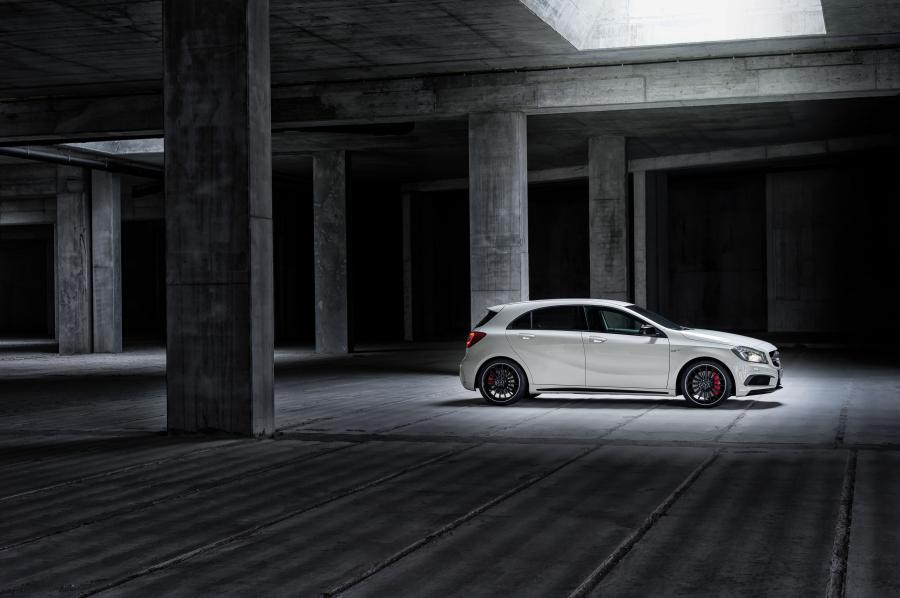  Mercedes-Benz A45 AMG 2013 года  (фото 4 из 55)